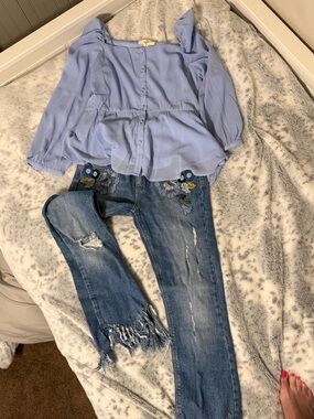 Bundle- Zara Blue Embroidery Jeans (Size 4) Light Blue Entro Blouse (size small)